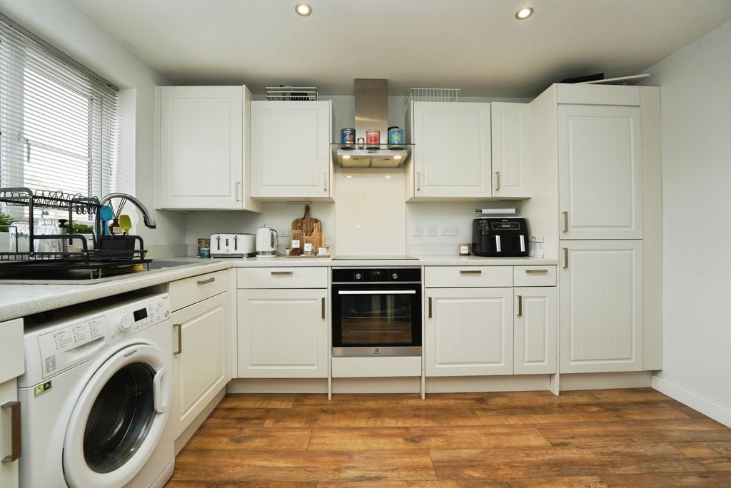 Property photo 3 of 12 Pbox-Img.Jpg