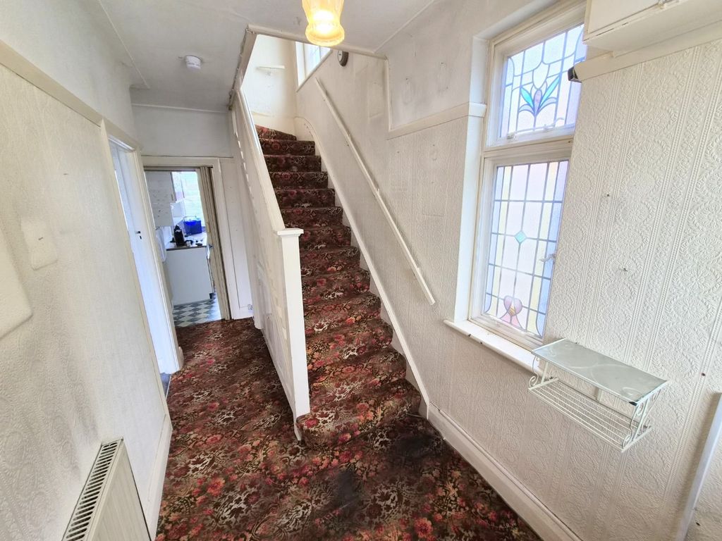 Property photo 3 of 19 5180184