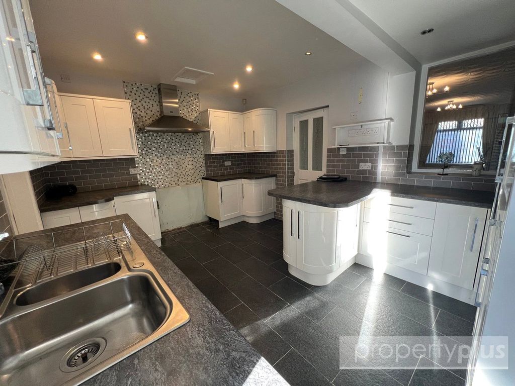 Property photo 3 of 13 Picture No. 23