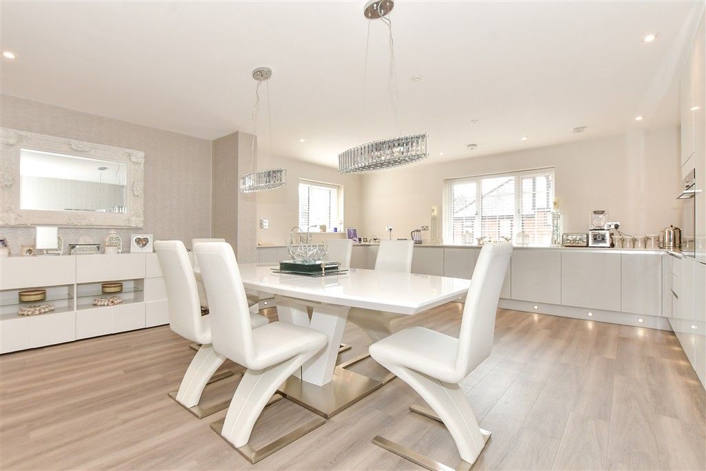 Property photo 2 of 13 Lounge/Diner