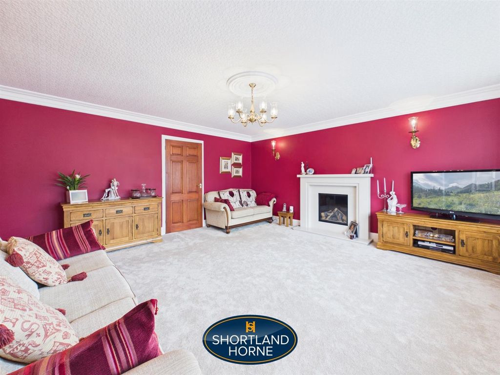 Property photo 3 of 44
