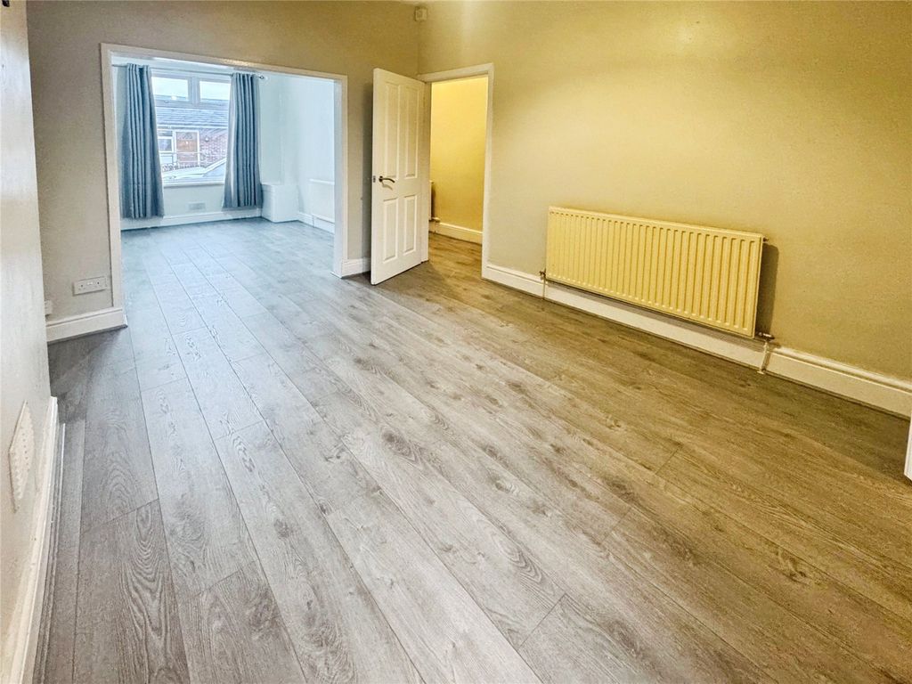 Property photo 3 of 9 Picture No. 05