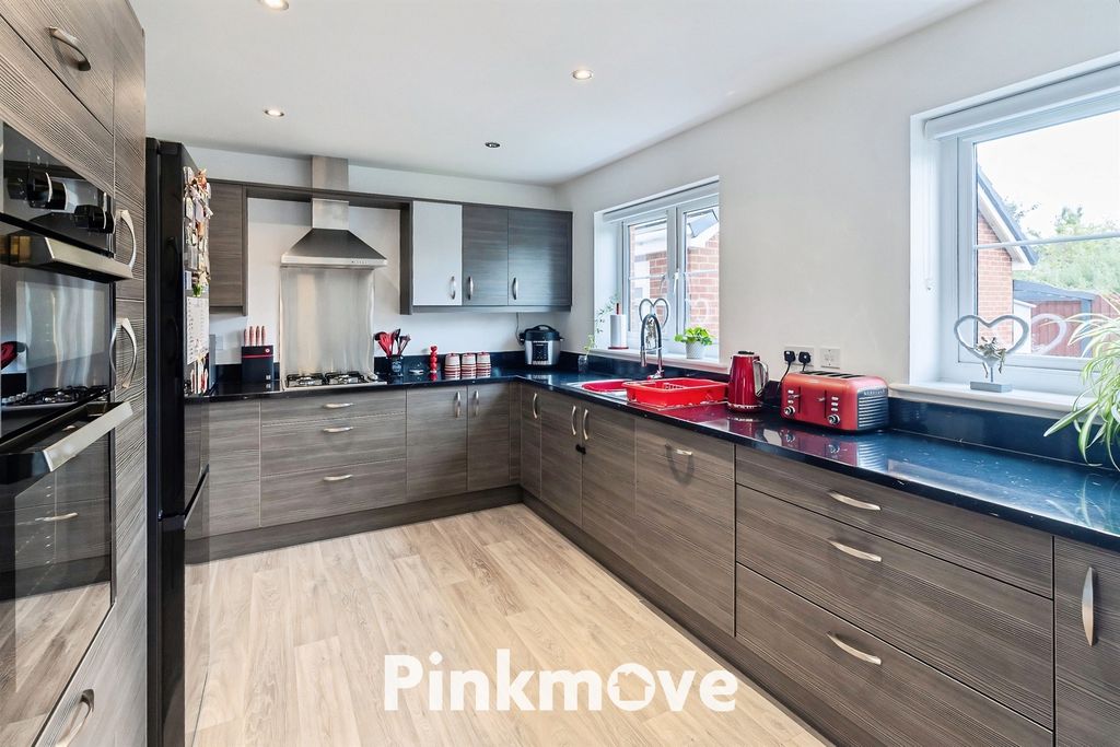 Property photo 3 of 29