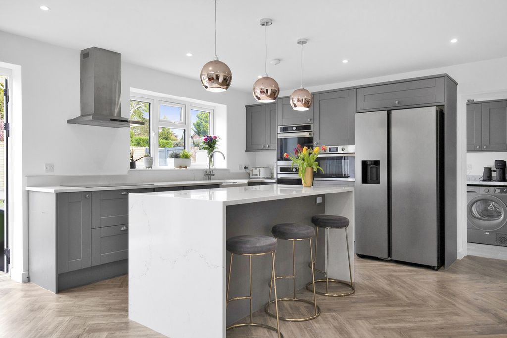 Property photo 2 of 24