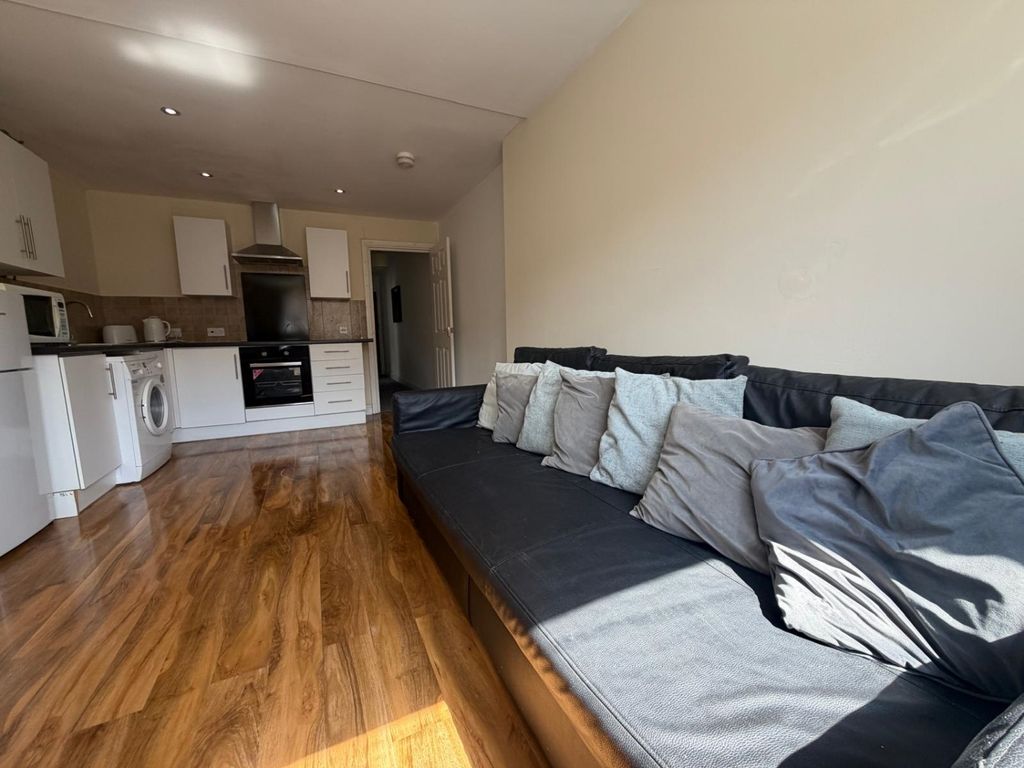 Property photo 2 of 4 d68B95A6-7d16-4562-Bdb4-c53177866c0E