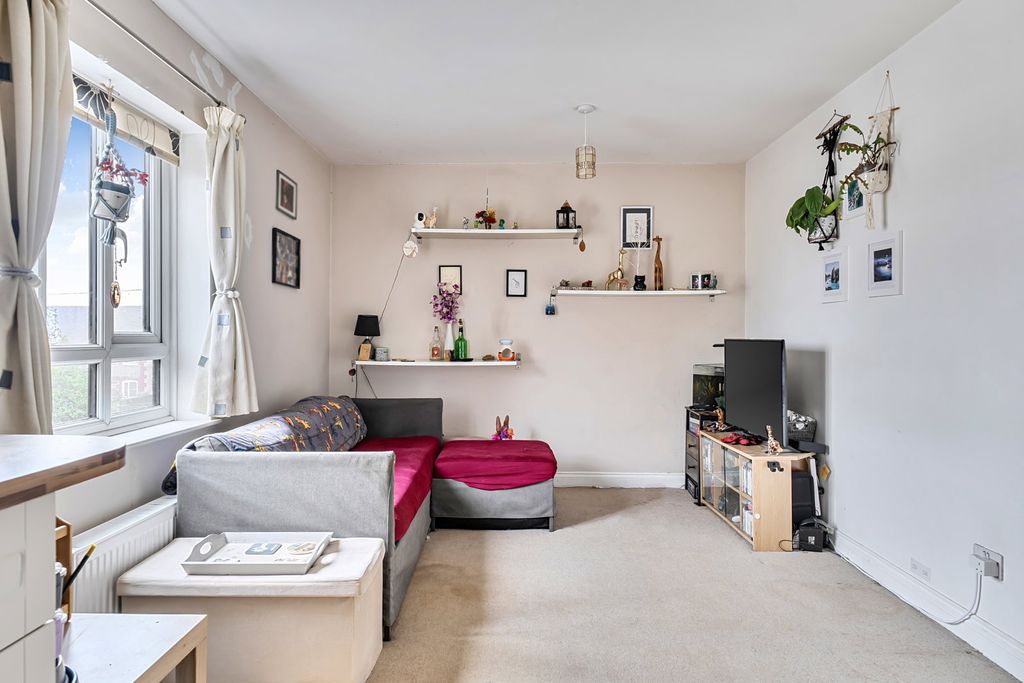 Property photo 3 of 17