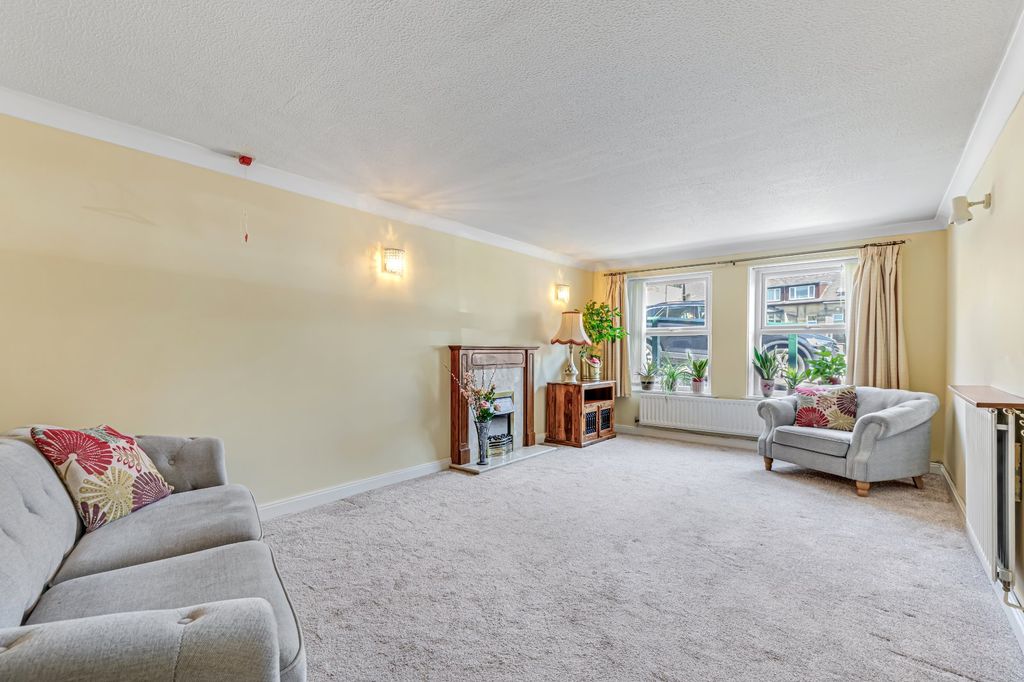 Property photo 2 of 17 Picture No. 37