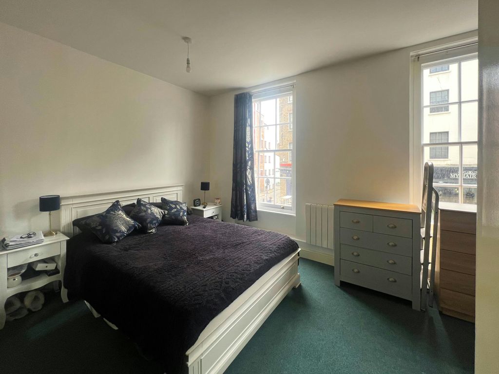 Property photo 2 of 4 Warren_Bedroom_Eddit.Jpg