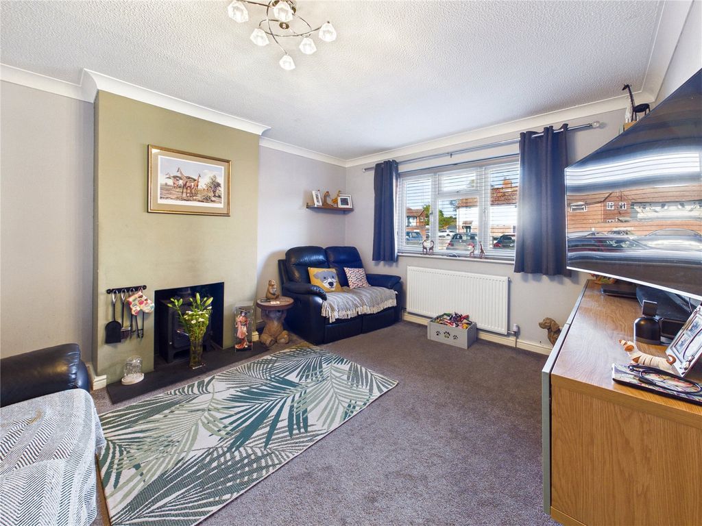 Property photo 2 of 17 Lounge