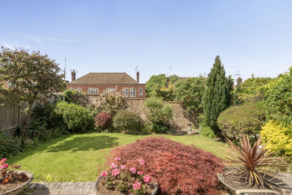 Property photo 2 of 19