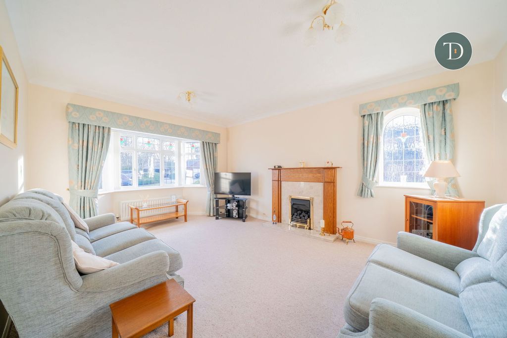 Property photo 3 of 34