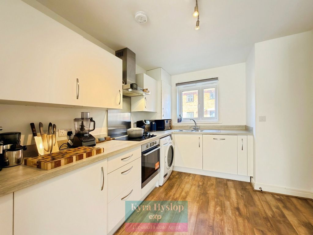 Property photo 2 of 16