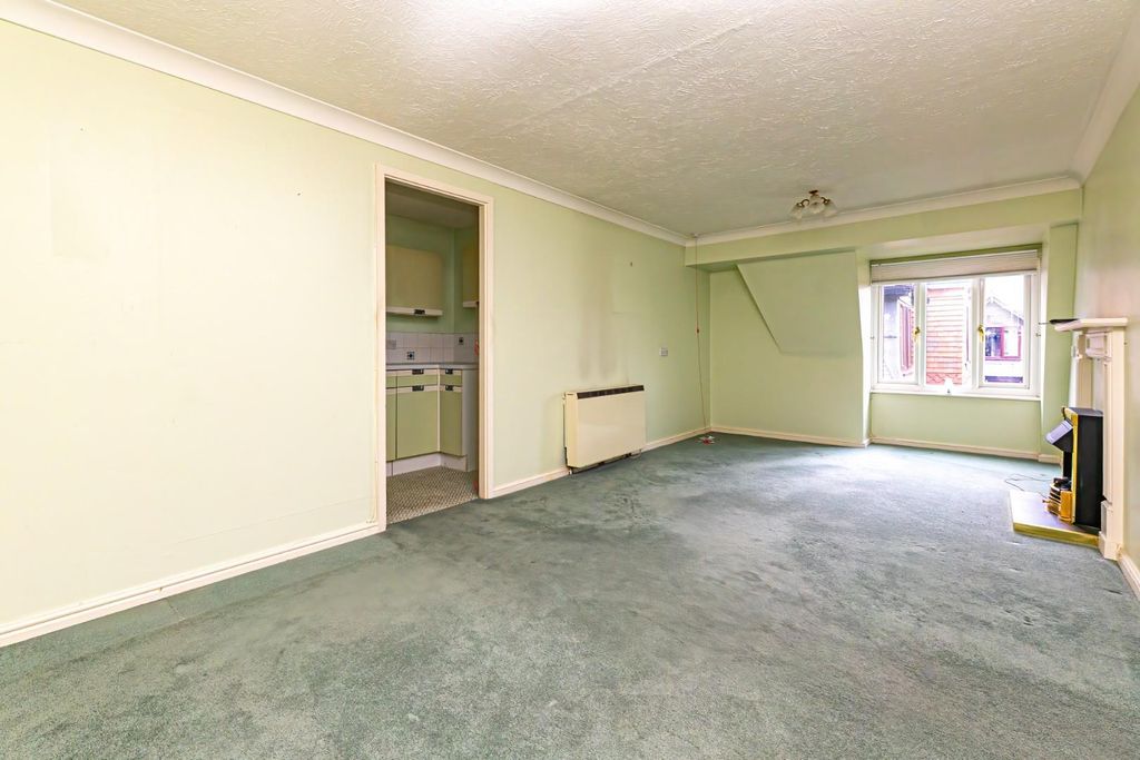 Property photo 3 of 11