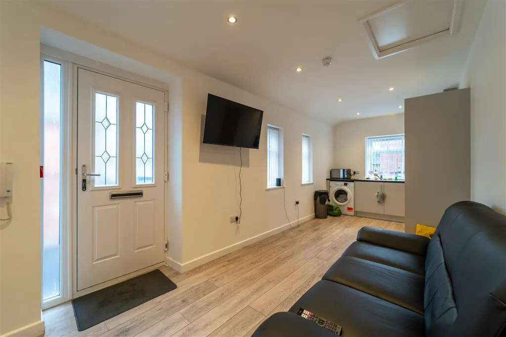 House in Birmingham, Selly Oak - View 3