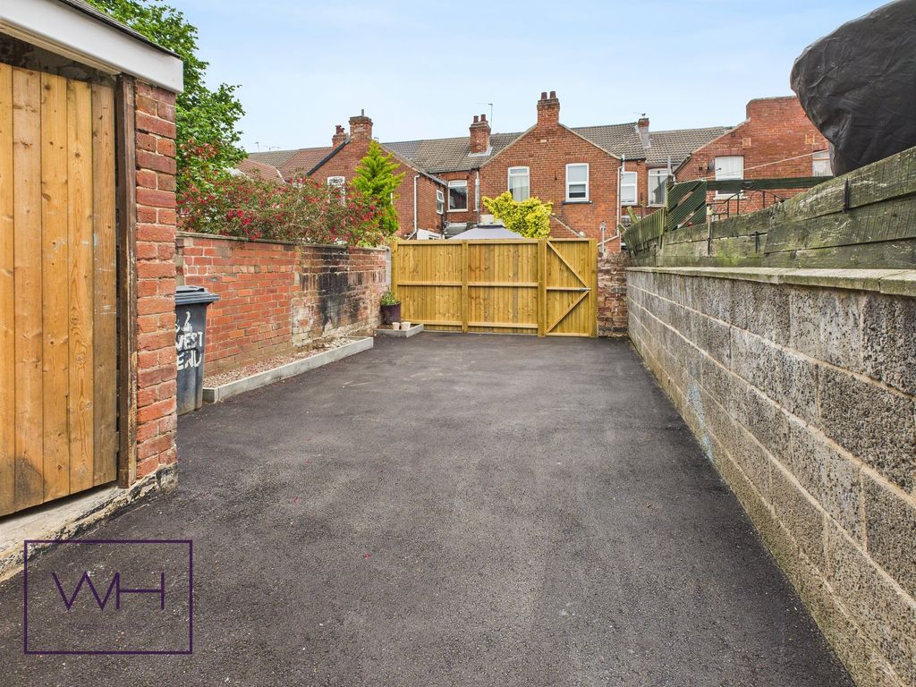 Property photo 2 of 16 Cam03785G0-Pr0268-Still009