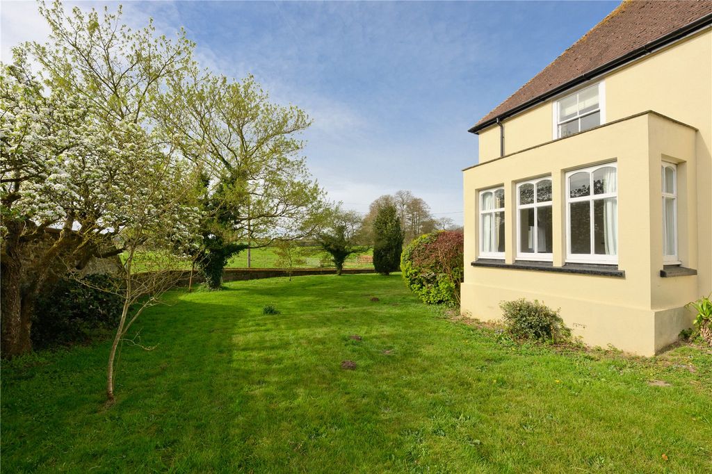 Property photo 3 of 23 Picture No. 14