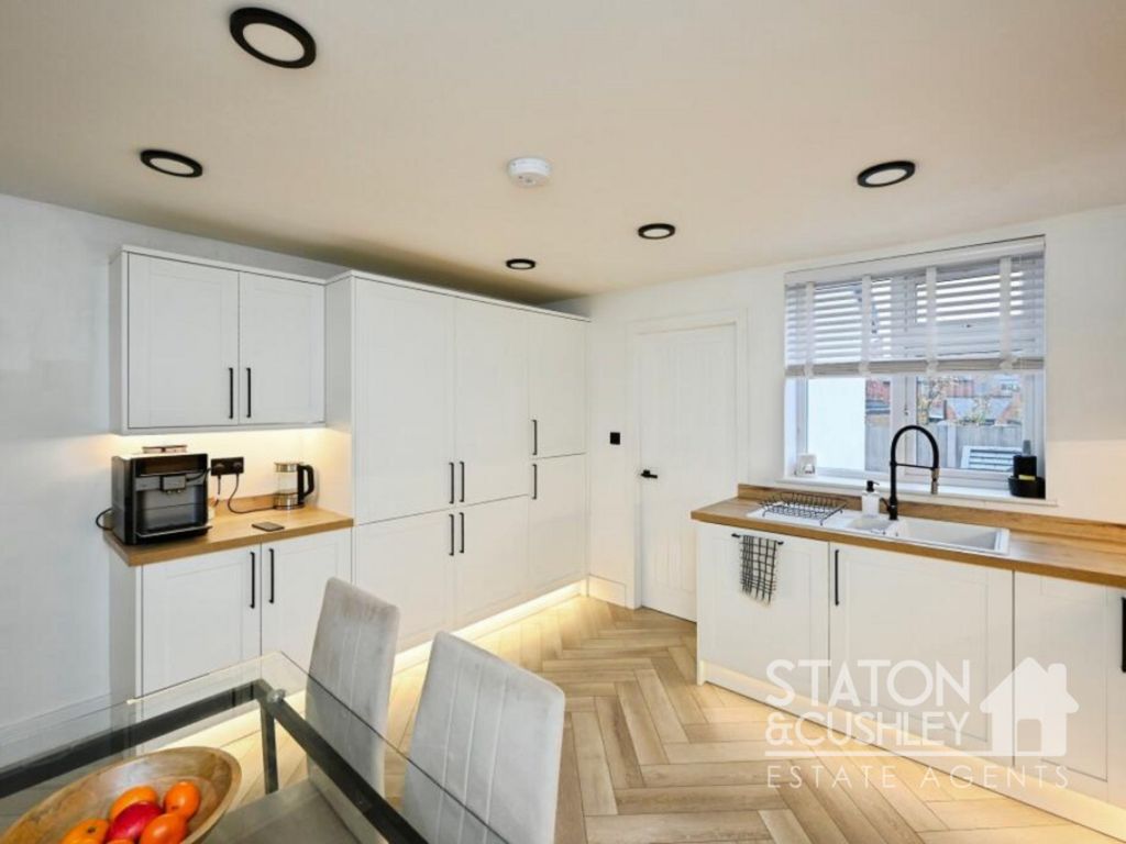 Property photo 3 of 22