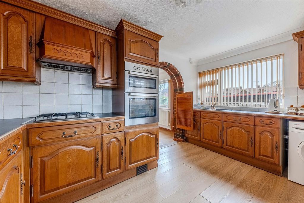 Property photo 3 of 16 Ba.Jpg