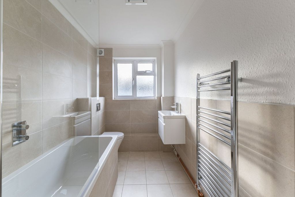 Property photo 2 of 22 Picture No. 03