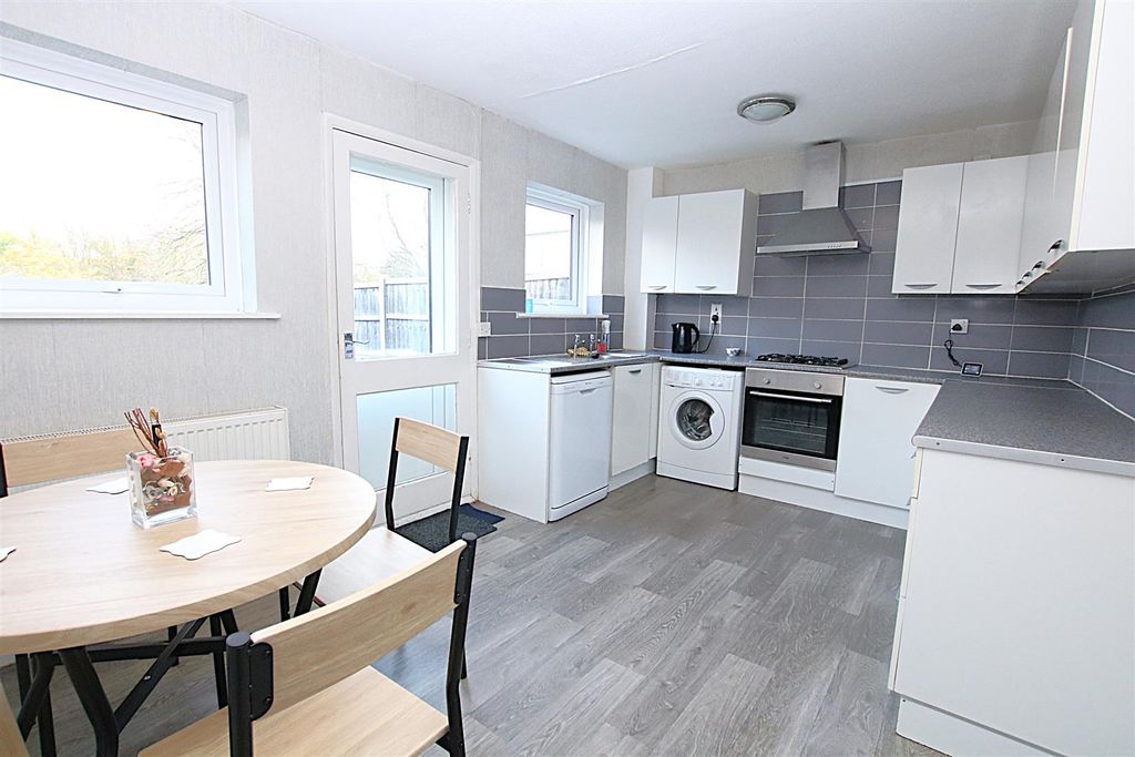 Property photo 2 of 15 Img_8126.Jpg