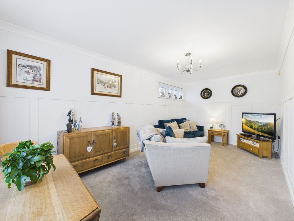 Property photo 2 of 19 Lounge/Dining Room