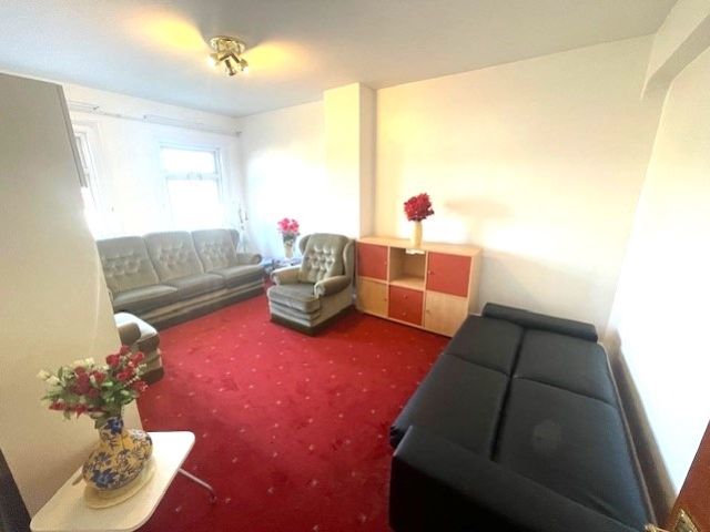 Property photo 1 of 5 Living Room