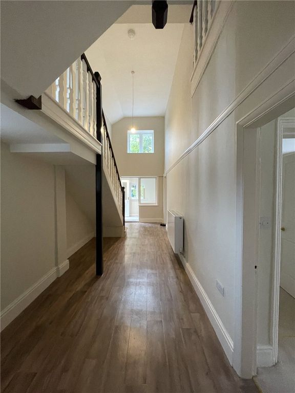 Property photo 3 of 16 Picture No. 12