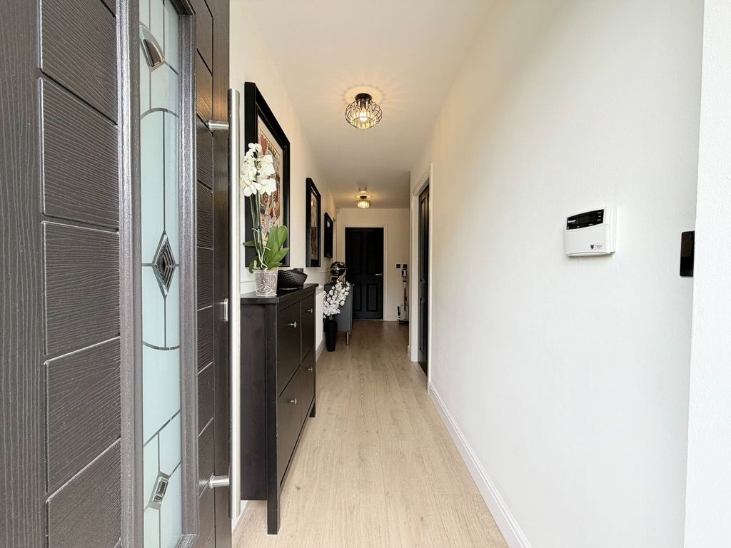 Property photo 3 of 40
