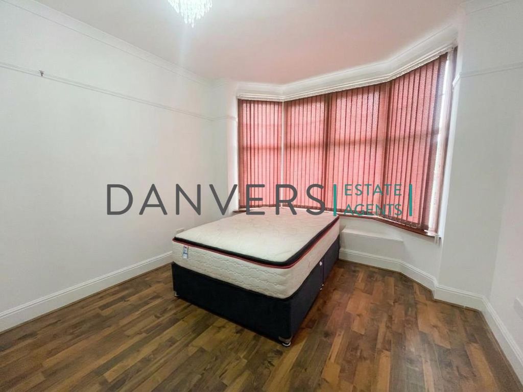 Property photo 1 of 5 Bed.Jpg