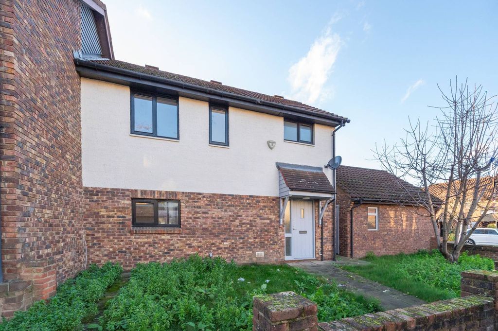 Property photo 2 of 10