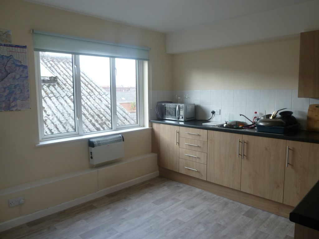 Property photo 2 of 5 Kitchen