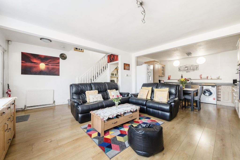 Property photo 2 of 20 Living Room