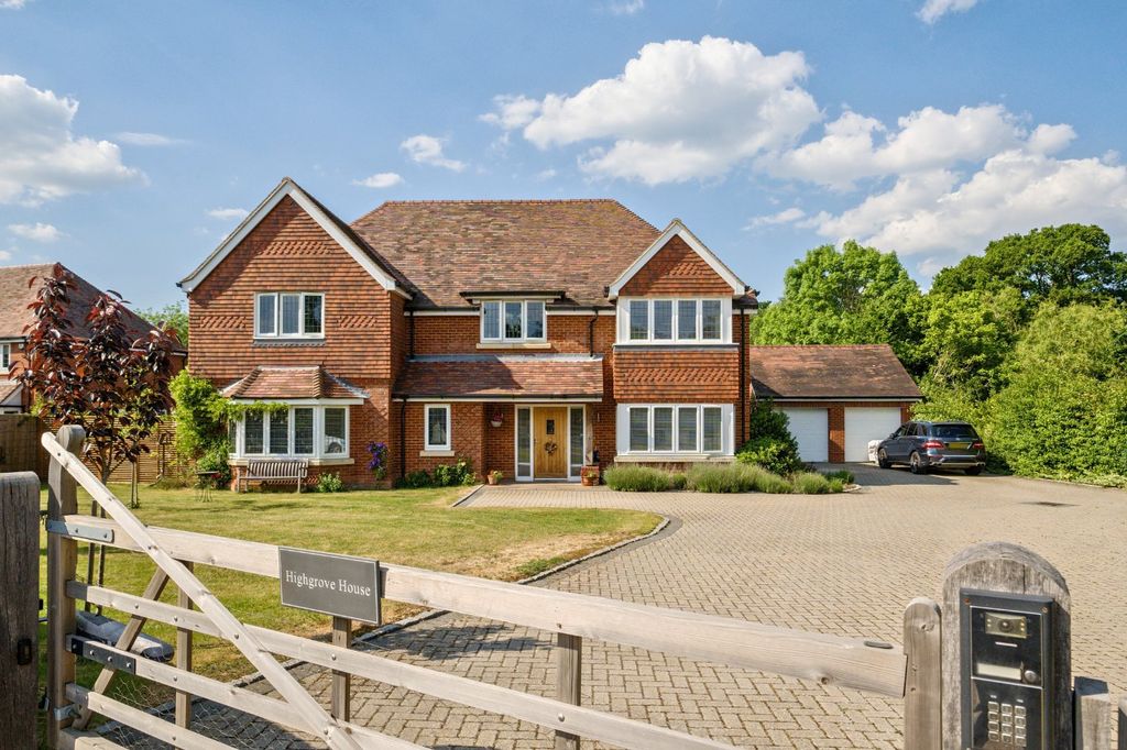 Property photo 1 of 15 Highgrove House