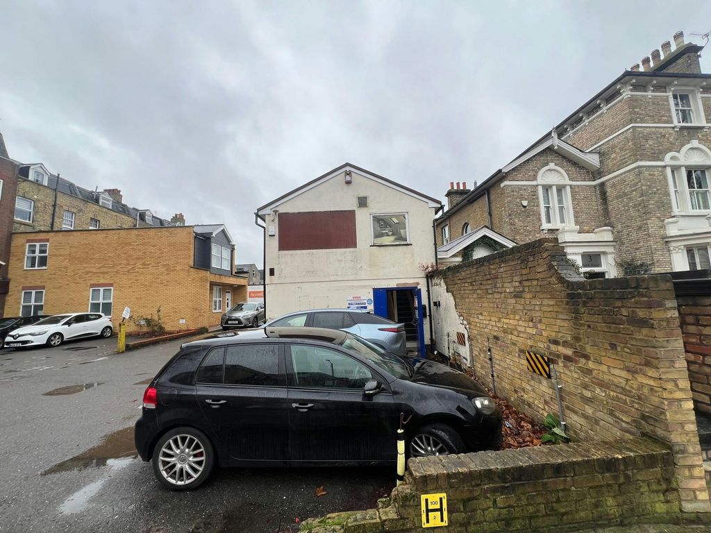 Property photo 3 of 13 4.Jpg