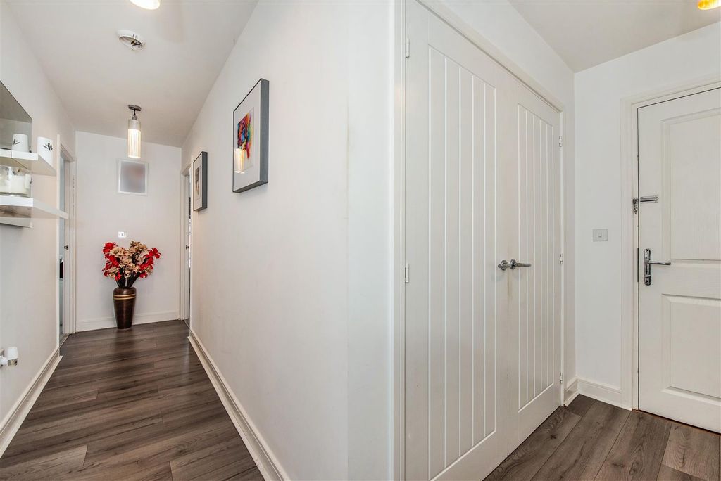 Property photo 3 of 20 Ph12_6414505.Jpg