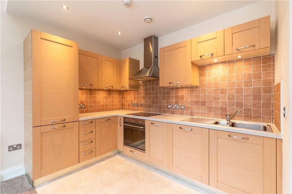 Property photo 3 of 9 Kitchen