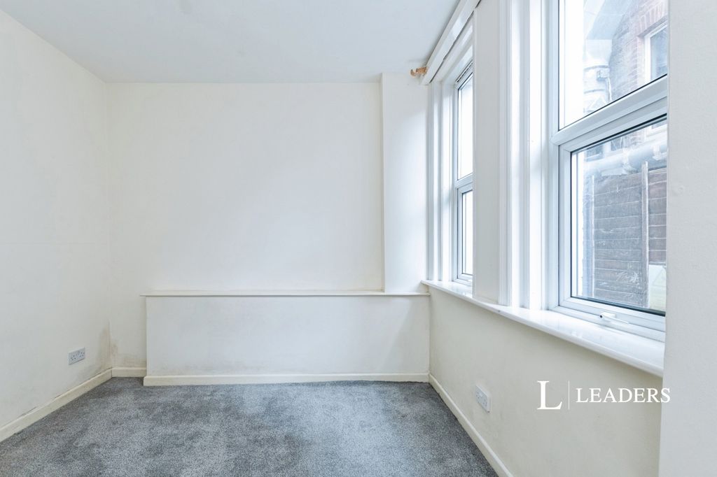 Property photo 3 of 14 Pbox-Img.Jpg