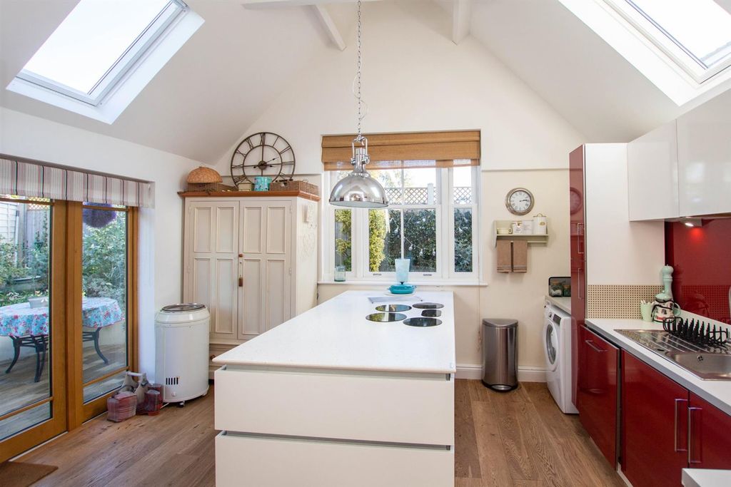 Property photo 3 of 17