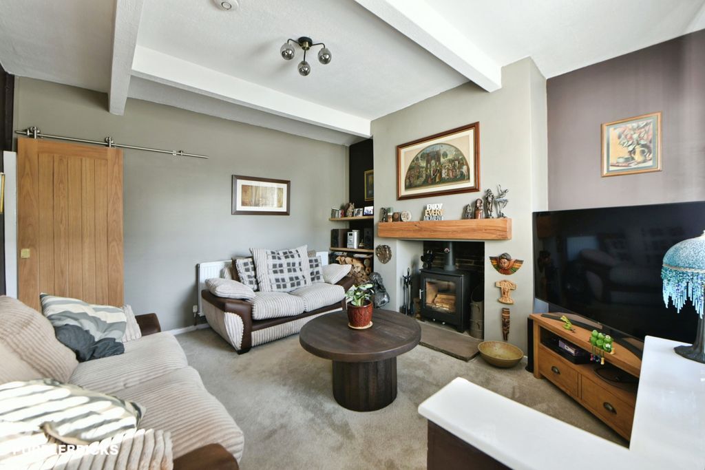 Property photo 3 of 18 Lounge