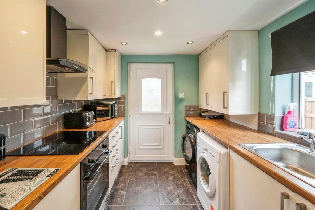 Property photo 3 of 17