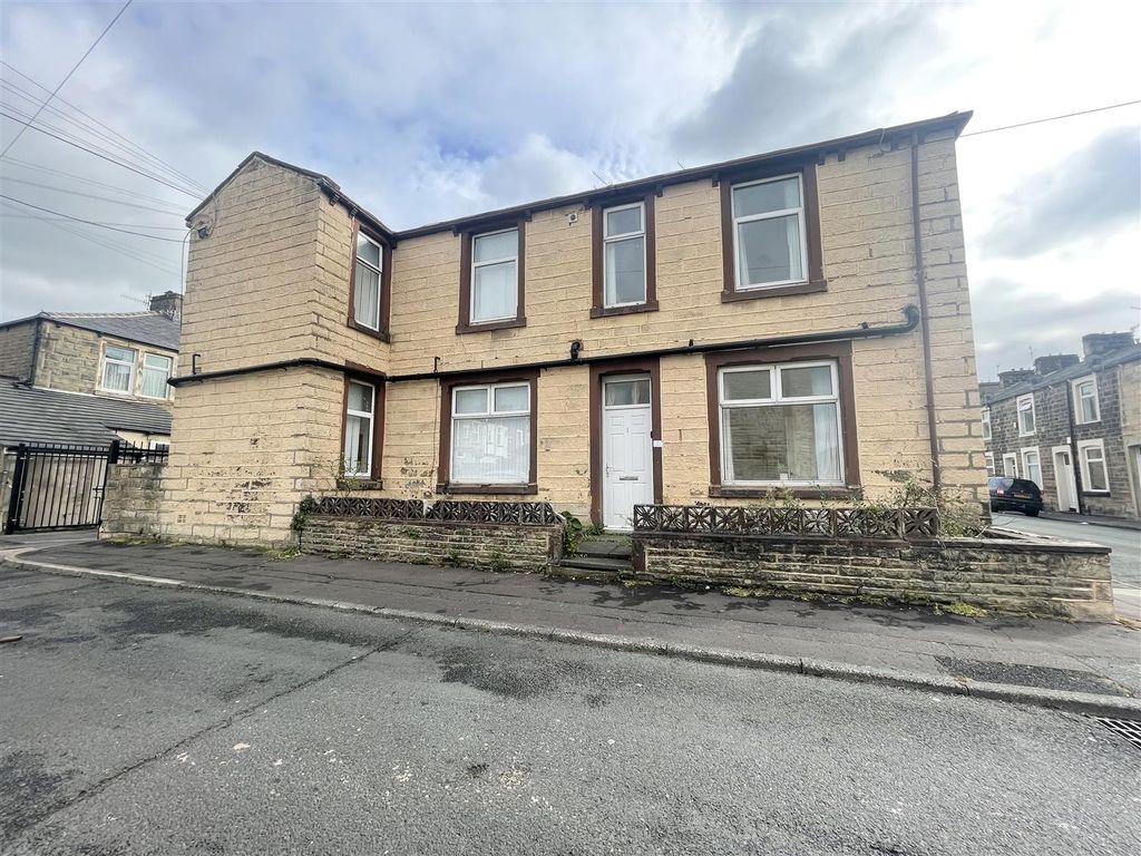 Property photo 1 of 18 Front B.Jpg