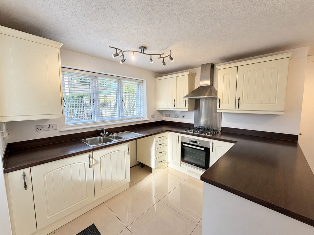 Property photo 2 of 37