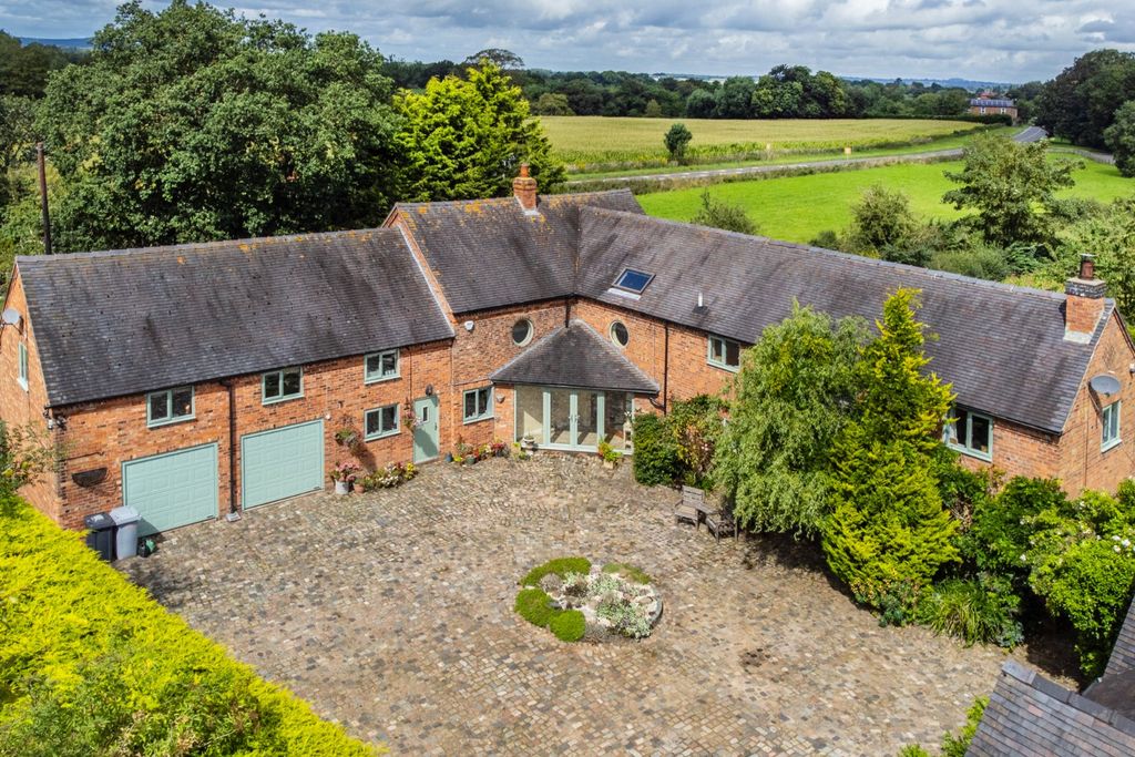 Property photo 1 of 31 Hurleston Grange