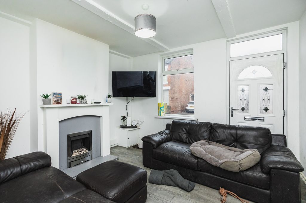 Property photo 2 of 19