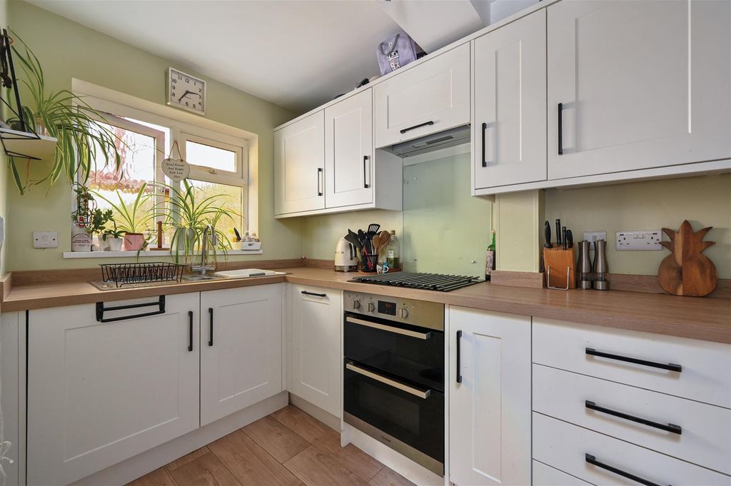 Property photo 2 of 13 209 London Road (11).Jpg