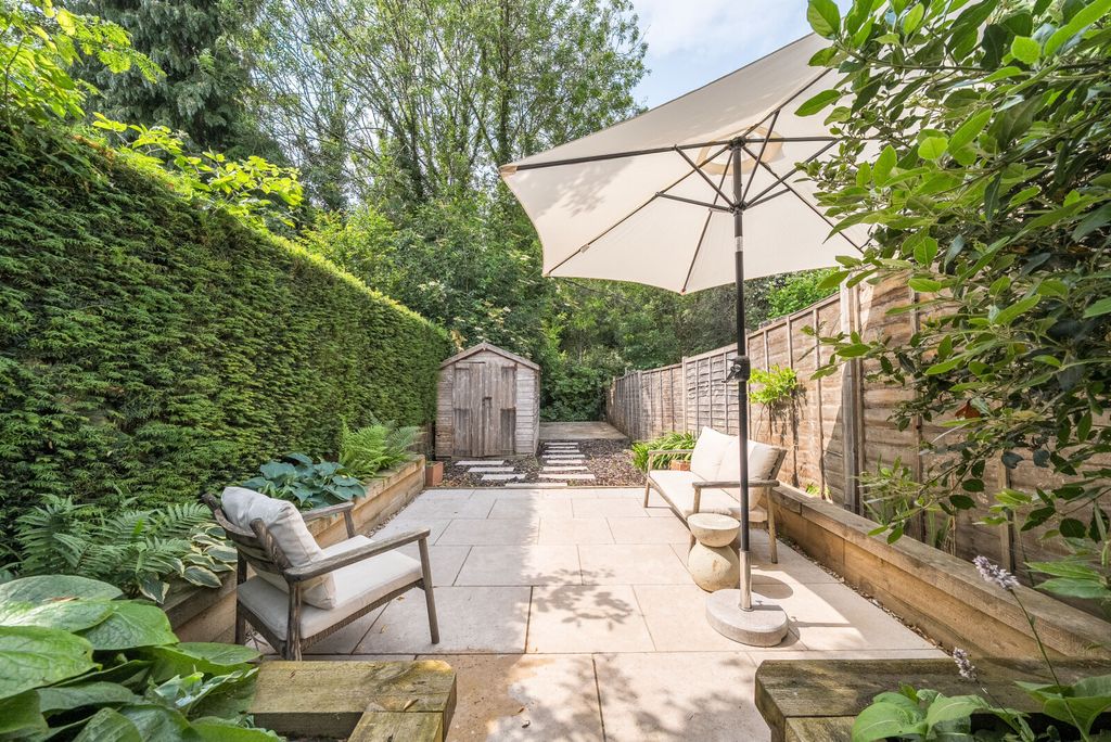Property photo 2 of 19 1302749-1-684075A...