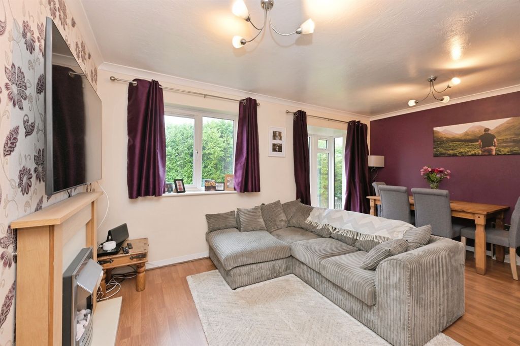 Property photo 3 of 17