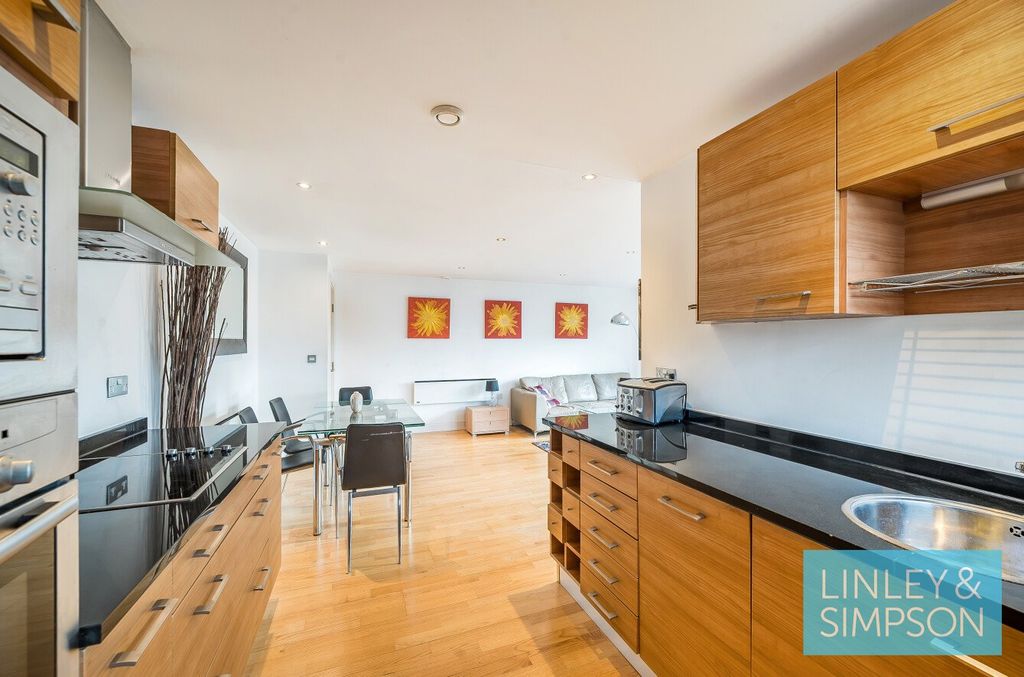 Property photo 3 of 15 Picture No. 23