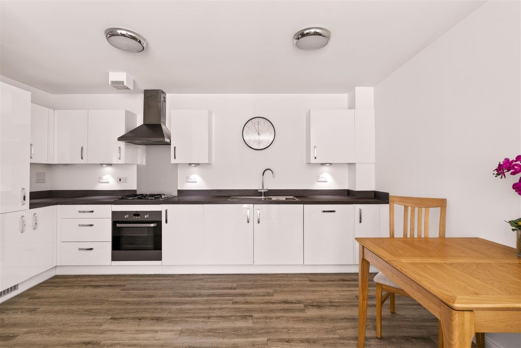 Property photo 2 of 16 3 Stroudley Court Final-10.Jpg