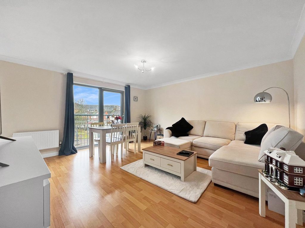 Property photo 2 of 8